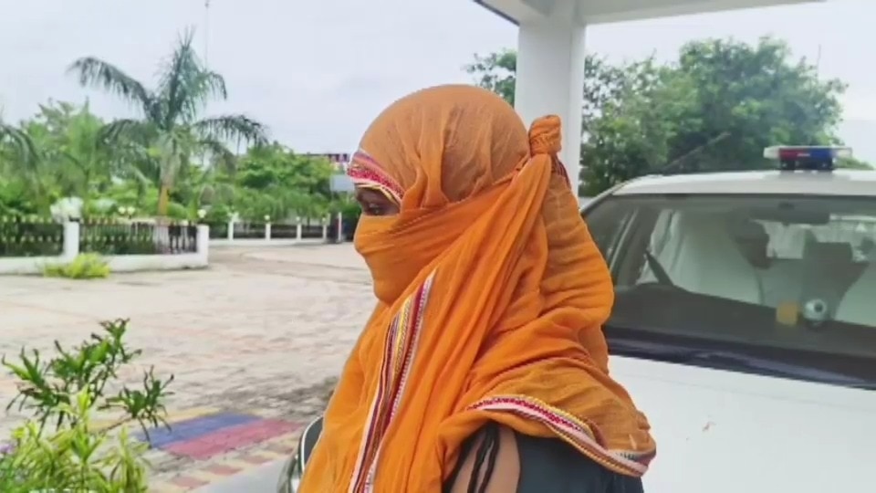 Kaushambi obscene video