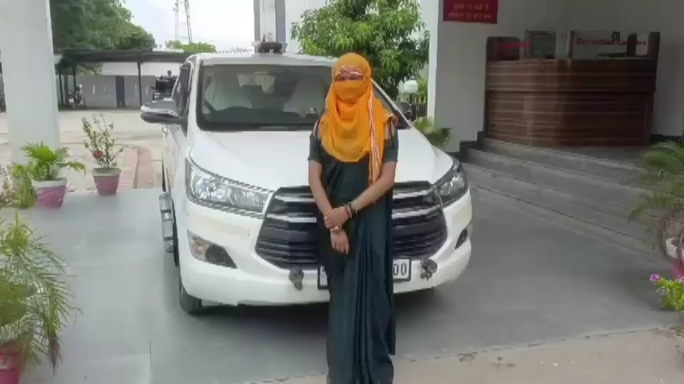 Kaushambi obscene video