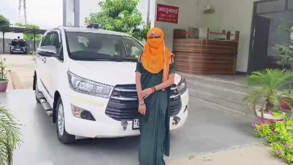 Kaushambi obscene video