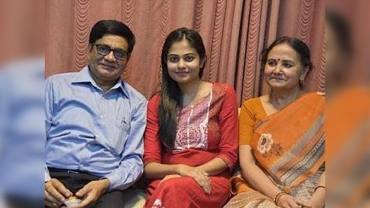 बिना कोचिंग कैसे IAS बन गईं अर्तिका शुक्ला...पहली बार में ही रैंक 4, जानिए इनकी कहानी