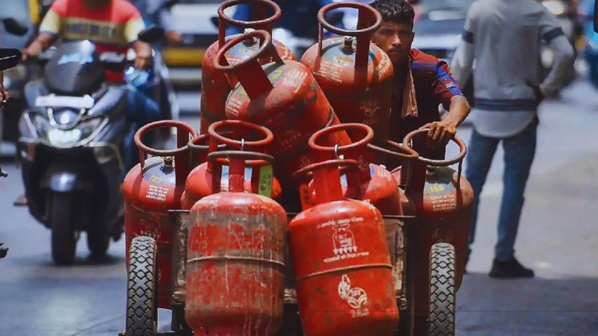 दिवाली पर चाहिए मुफ्त LPG सिलेंडर तो फटाफट करा लें ये जरूरी काम, नहीं तो चूक जाएगा मौका