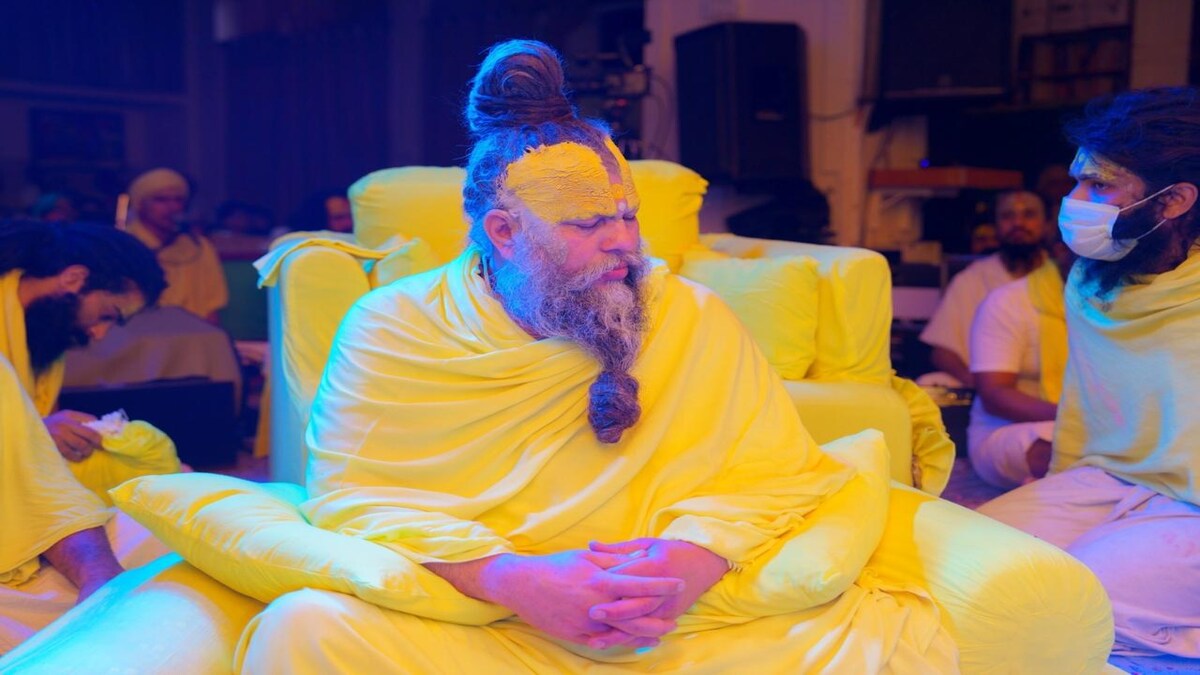 3 3