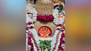 76 सीढ़ियों के पवित्र रास्ते को पूरा कर... अयोध्या में राम मंदिर दर्शन से पहले हनुमान गढ़ी क्यों जाते हैं भक्त? Hanuman Garhi Ayodhya Darshan