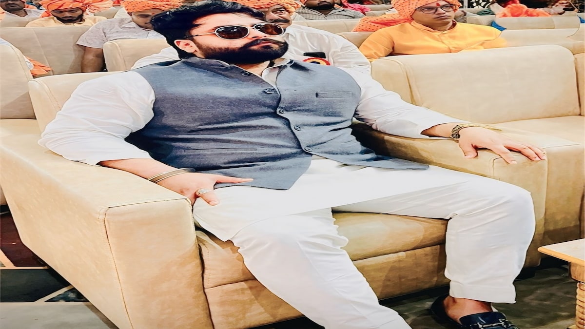 3 3