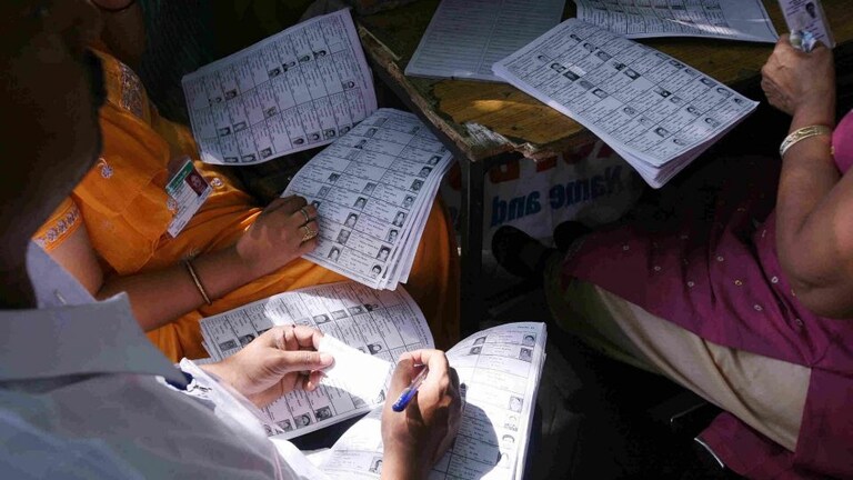 यूपी निकाय चुनाव: मेयर से लेकर पार्षद तक… कितना खर्च कर पाएंगे प्रत्याशी, देखें पूरी लिस्ट UP Tak