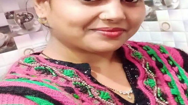 UP में पड़ोसी युवक से तंग आकर महिला ने की खुदकुशी, सुसाइड से पहले FB पोस्ट लिख मांगी थी मदद UP Tak