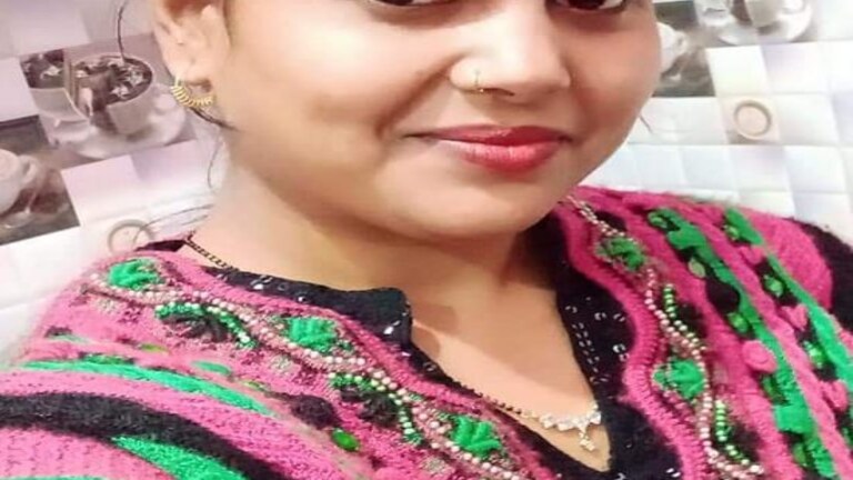 UP में पड़ोसी युवक से तंग आकर महिला ने की खुदकुशी, सुसाइड से पहले FB पोस्ट लिख मांगी थी मदद UP Tak