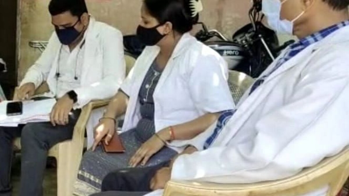 UP: स्वास्थ्य विभाग के 200 से अधिक अनियमित तबादले प्रशासन के पास लंबित, हो रही ये मांग UP Tak