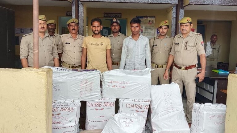 चंदौली पुलिस ने शराब तस्करी के एक अनोखे मामले का किया पर्दाफाश, जानकर आप रह जाएंगे हैरान! UP Tak