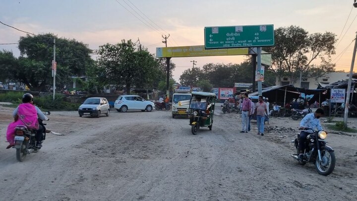UP की सड़कों का रिएलिटी चेक: बोर्ड पर ‘कायाकल्प’, हकीकत में गड्ढे विकल्प, हाल पीलीभीत का UP Tak