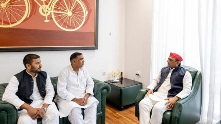 UP चुनाव: समाजवादी पार्टी को लेकर केशव देव मौर्य बोले- ‘हार से शर्माइए मत’ UP Tak