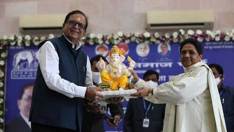 मायावती के हाथ में गणेश-त्रिशूल, मंच से जय श्री राम के नारे! क्या कांशीराम वाली BSP बदल गई UPTak