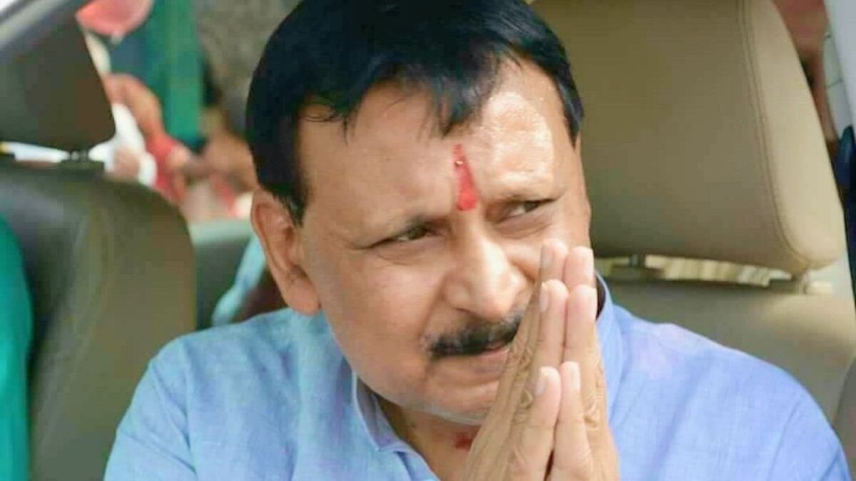 BSP ने MLA विनय शंकर तिवारी और 2 अन्य नेताओं को पार्टी से निकाला, SP में हो सकते हैं शामिल UP Tak