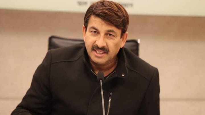 मनोज तिवारी का तंज, ‘नमस्ते का नहीं दिया जवाब, अखिलेश हमको देख दौड़कर जहाज में बैठे’ UP Tak