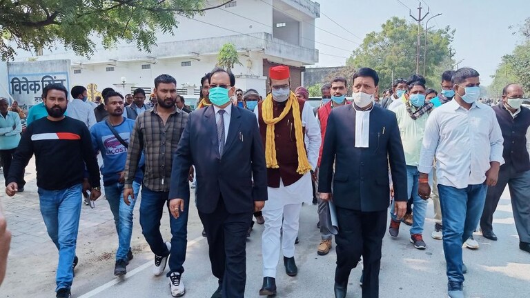 यूपी चुनाव: मुख्तार अंसारी की जगह उनके बेटे अब्बास लड़ेंगे विधानसभा चुनाव, किया नामांकन UP Tak