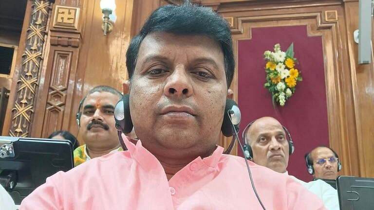 योगी के मंत्री के बाद अब BJP विधायक बंबा लाल का पत्र वायरल, अधिकारी पर लगाए कई गंभीर आरोप UP Tak