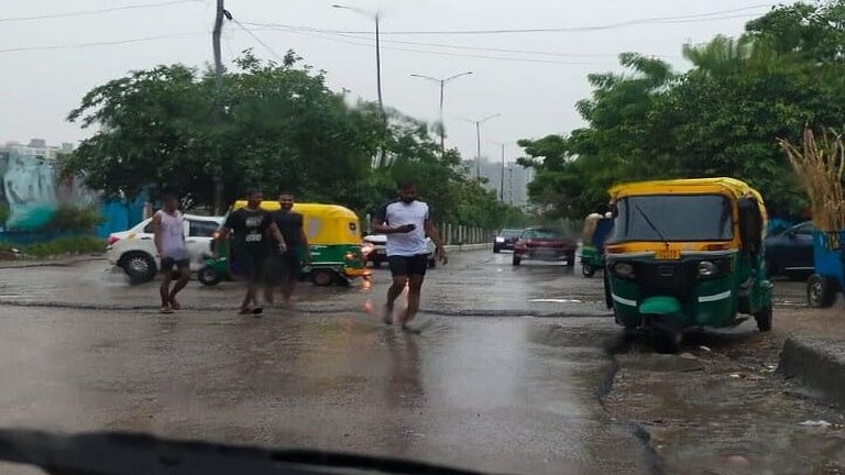 UP Weather News: यूपी में इस डेट के बाद कुछ इलाकों में हो सकती है बारिश, जानें ताजा अपडेट UP Tak