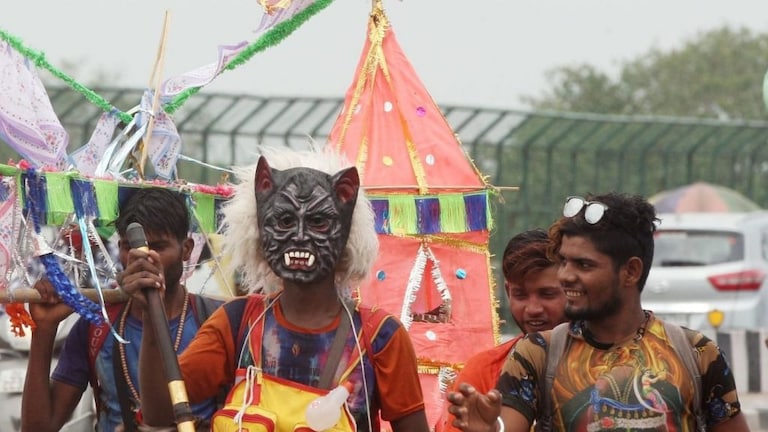 शाहजहांपुर: कांवड़ियों से विवाद में समुदाय विशेष के लोगों के खिलाफ केस दर्ज UP Tak
