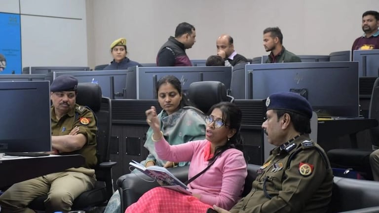 स्मार्ट सिटी बरेली में लगाए गए हैं इमरजेंसी कॉल बॉक्स, एक बटन दबाते ही यूं पहुंचेगी पुलिस UPTak