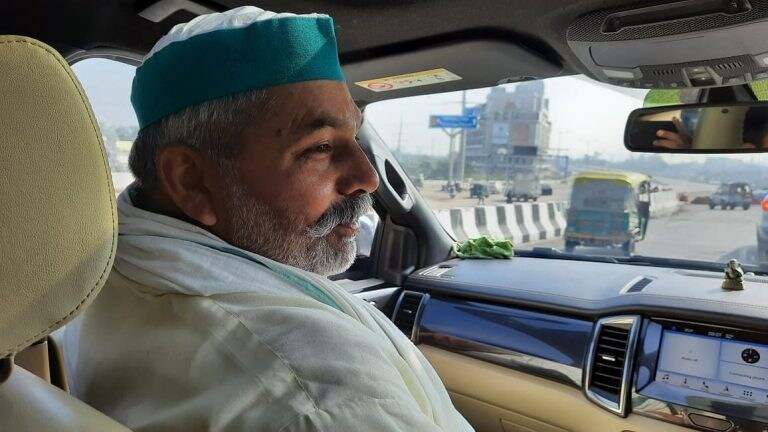 मुजफ्फरनगर महापंचायत: राकेश टिकैत का निकला काफिला, ट्रैक्टर में भरकर पहुंच रहे किसान UP Tak