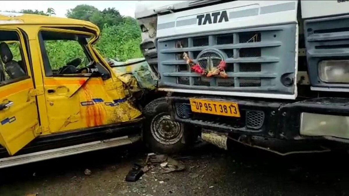 महोबा: स्कूल बस की ट्रक से टक्कर, 15 छात्र हुए घायल, चालक और तीन बच्चों की हालत गंभीर UP Tak
