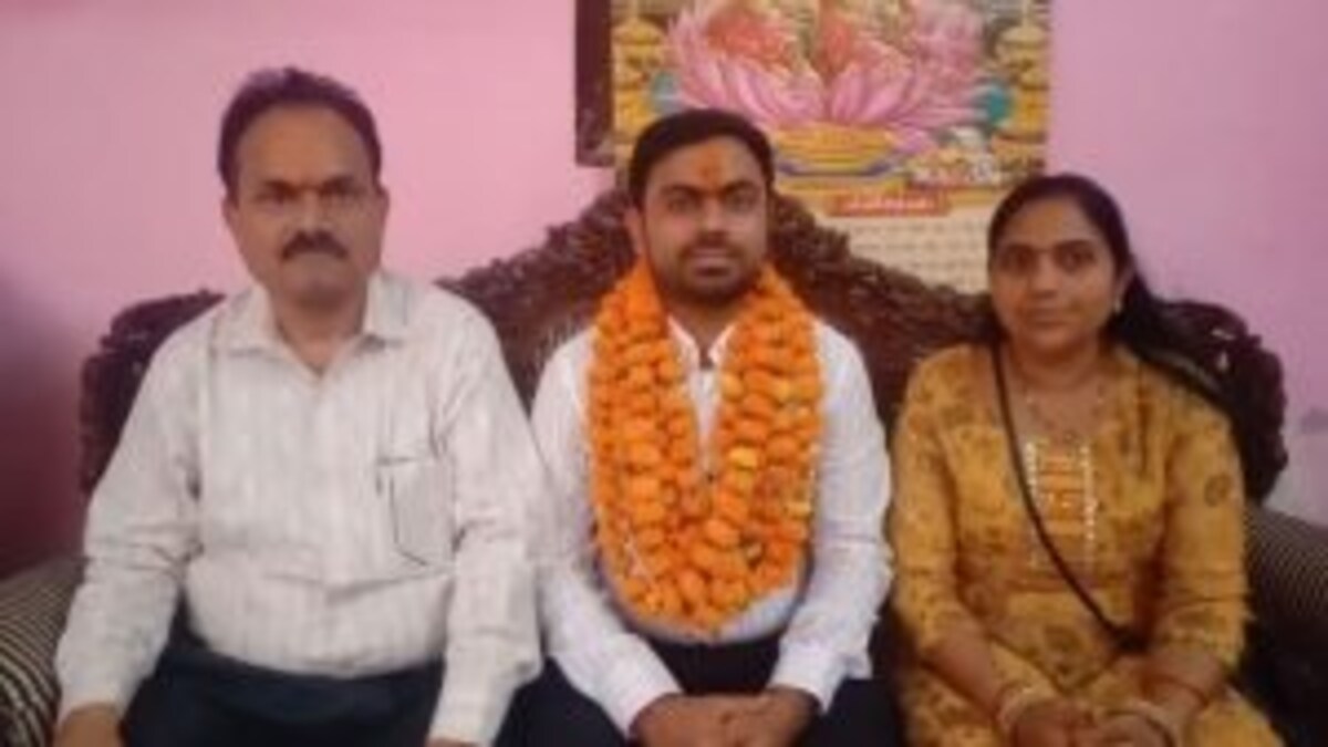 बांदा के प्रभात ओझा बने भारत सरकार में वैज्ञानिक, छात्रों को दिए ये जरूरी टिप्स UP Tak