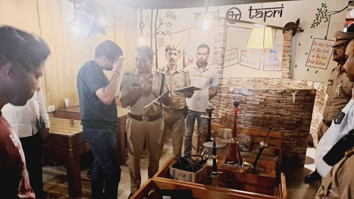 कैफे-रेस्त्रां में चल रहा था हुक्का बार, बिक रही थी शराब, ग्राहक बन पहुंचे SP तो खुला खेल UP Tak