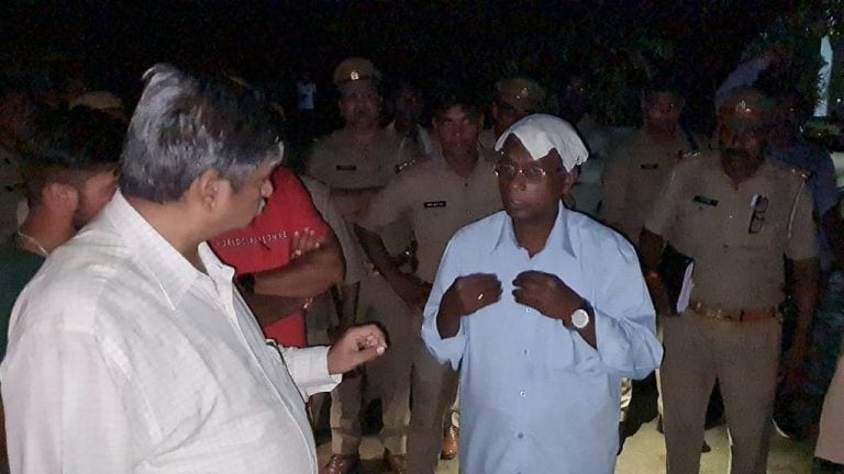 संभल में धर्मांतरण का अजीब मामला, छात्र के घर आकर टीचरों ने जला दिए ये पोस्टर? केस दर्ज UP Tak