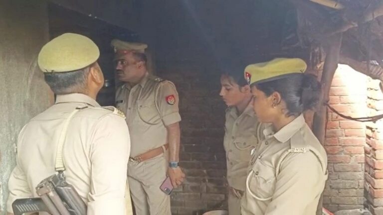 अमेठी में बड़ी वारदात! फांसी के फंदे से झूलती मिली मां, बेटा और बेटी की निर्मम हत्या UP Tak