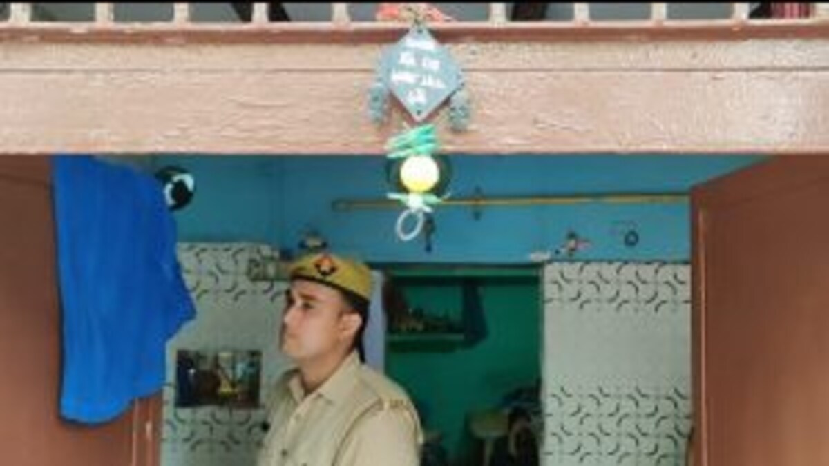 आगरा: पति-पत्नी ने बेटे को जाने दिया, बेटी के साथ मौत को गले लगाया, लिखी ‘रुलाने’ वाली बात UP Tak