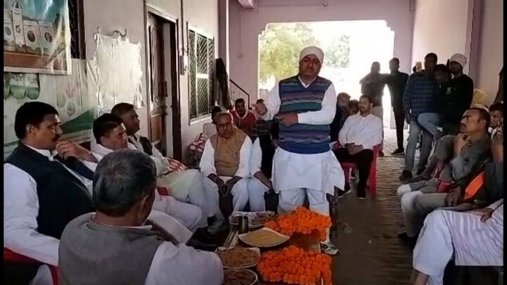 खतौली उपचुनाव: बीजेपी के विरोध में उतरा त्यागी समाज, पंचायत में किया बड़ा ऐलान UP Tak