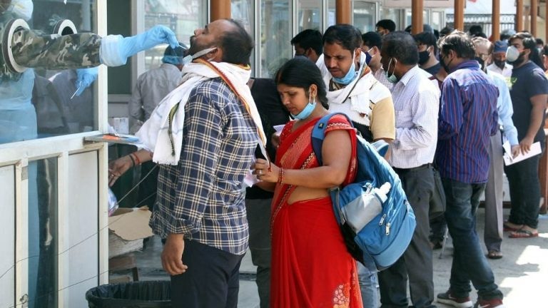 चीन में तबाही मचा रहे कोरोना के BF.7 वैरिएंट से घबराने की जरूरत नहीं, आई राहत भरी खबर UP Tak