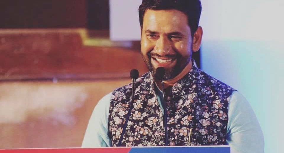 अखिलेश यादव के बुल्डोजर वाले बयान पर निरहुआ का पलटवार, भोजपुरी गाने से दिया जवाब UP Tak