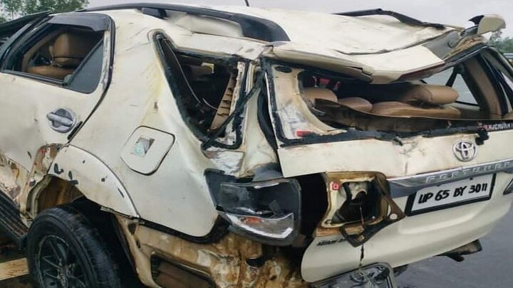 आजमगढ़ सांसद निरहुआ के भाई का हुआ रोड एक्सीडेंट, गाड़ी के उड़े परखच्चे, देखें तस्वीर UP Tak