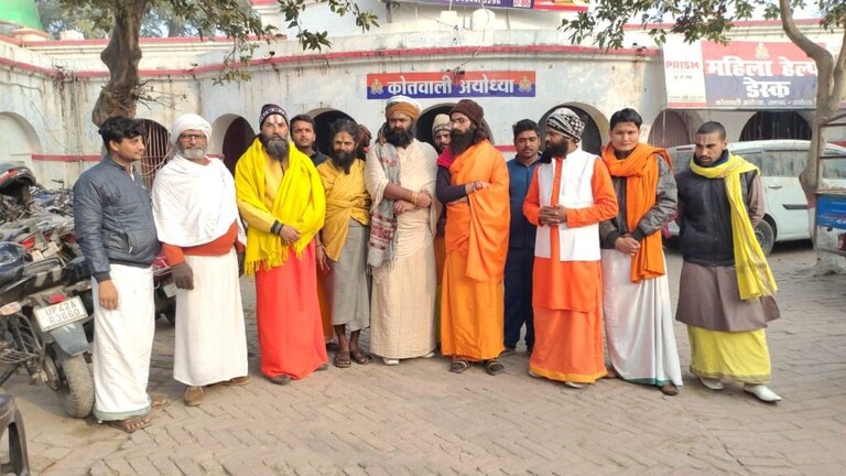 बिहार के शिक्षा मंत्री का जीभ काटने पर 10 करोड़ का इनाम- भड़के अयोध्या के साधु-संत UP Tak