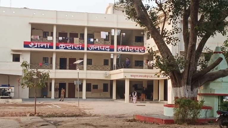 हमीरपुर: शराब के नशे में नाचने पर मजबूर कर रहा था जीजा, नाराज साली ने बुलवा ली पुलिस UP Tak