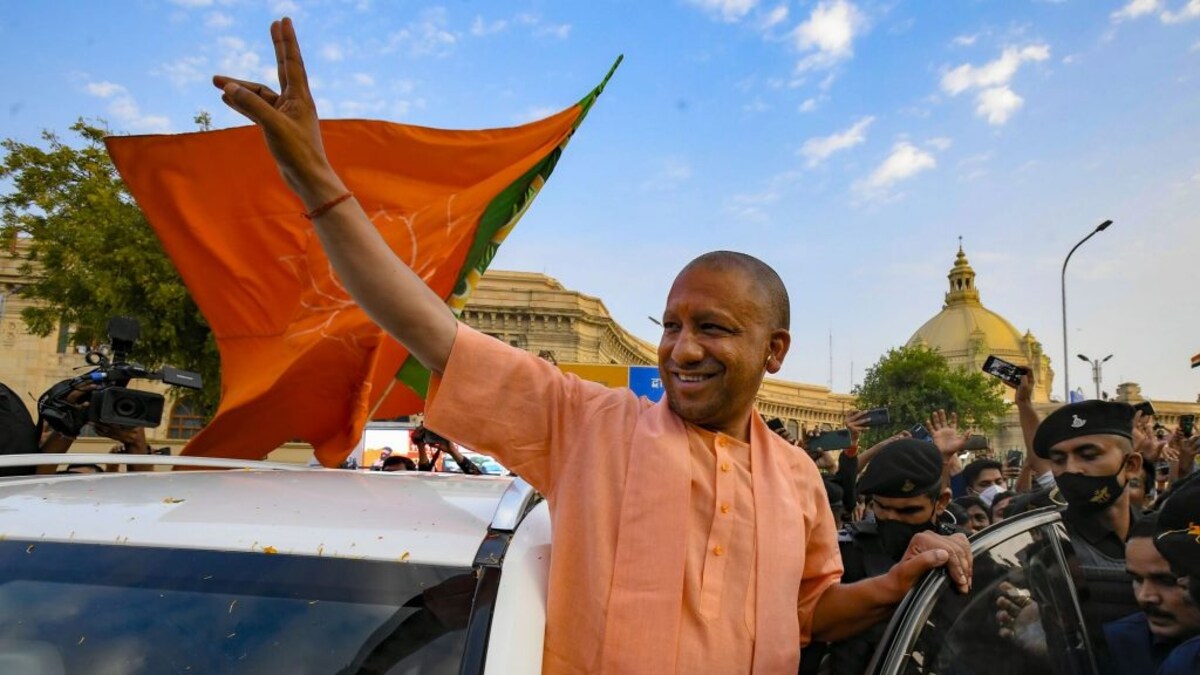 यूपी में निवेश के लिए CM योगी मुंबई में उद्यमियों को देंगे न्योता, 7 शहरों में होगा रोड शो UP Tak