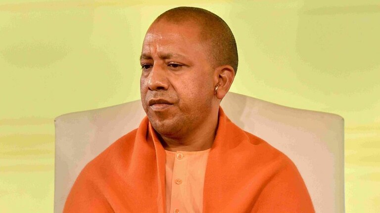 यूपी: लोक निर्माण विभाग में तबादलों में गड़बड़ियां? सीएम योगी ने जांच के लिए गठित की टीम UPTak