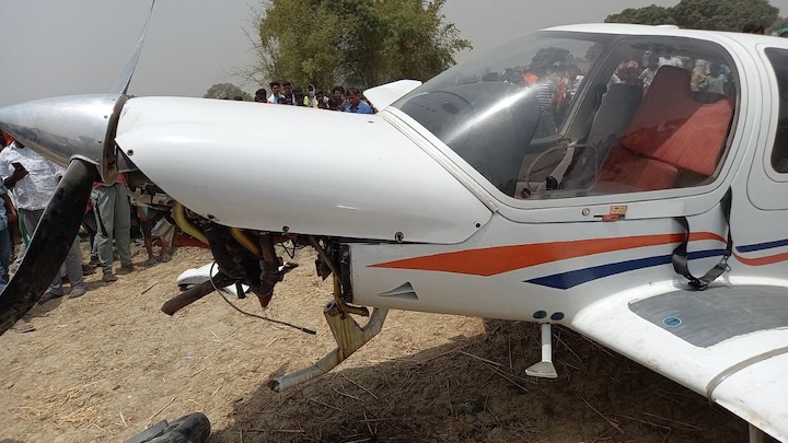 अमेठी: ट्रेनी एयरक्रॉफ्ट में तकनीकी खराबी के कारण खेत में हुई इमर्जेंसी लैंडिंग UP Tak