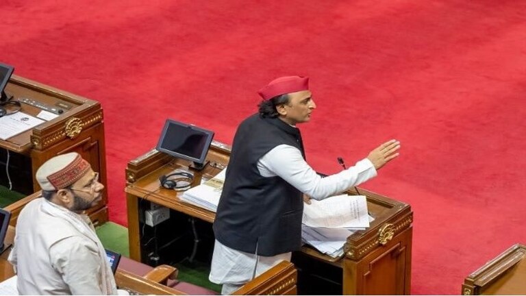 UP विधानसभा: अखिलेश बोले- आजम खान की यूनिवर्सिटी की जांच ऐसे हो रही है जैसे वहां कोई बम हो UP Tak