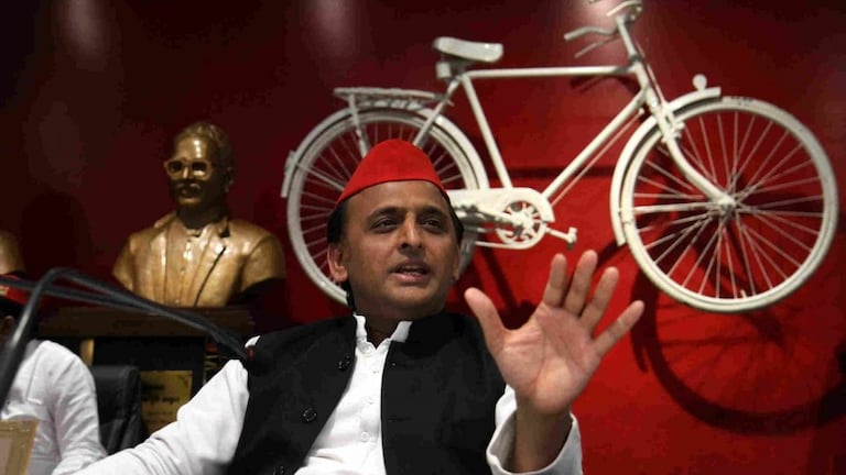 यूपी में बाहुबली नेताओं के चक्कर में पार्टियां, अखिलेश के बाद ओवैसी भी रेस में UP Tak