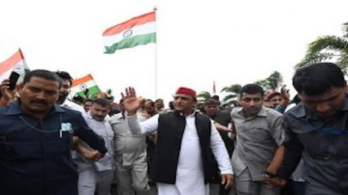 PM मोदी ने लाल किले से की नारी सम्मान की बात तो अखिलेश ने श्रीकांत त्यागी की दिलाई याद UP Tak