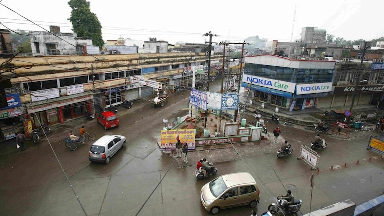 अलीगढ़ में इस बार BJP के लिए 2017 चुनाव जैसा प्रदर्शन करना क्यों मुश्किल? UP Tak