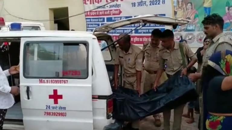 अमरोहा: दो किसानों की बेटियां 10th और 12th में जिले भर में रहीं अव्वल, लोग दे रहे बधाईयां UP Tak