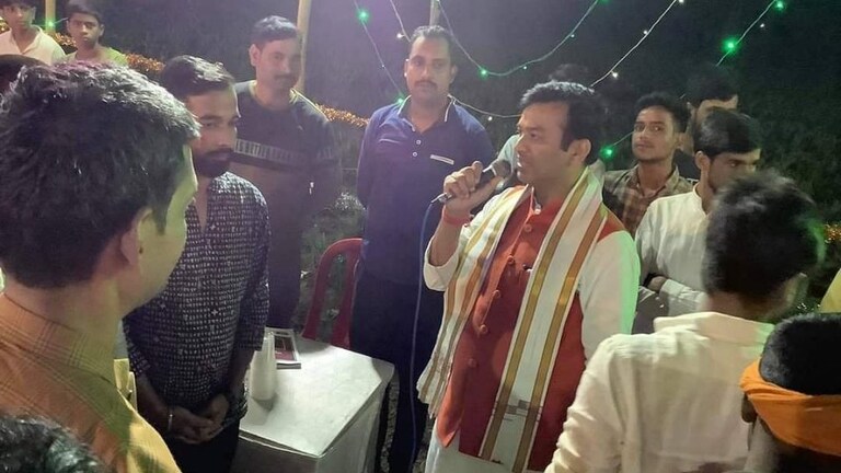 जिन्ना पर सियासत जारी: अब योगी सरकार के मंत्री बोले- ‘अपना नार्को टेस्ट कराएं अखिलेश यादव’ UPTak