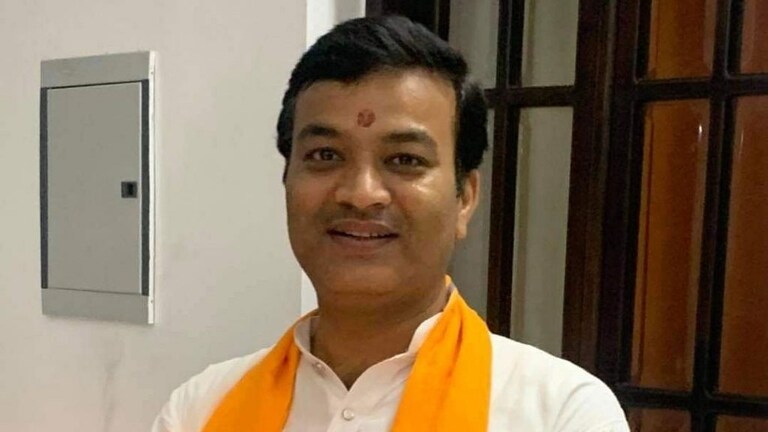 कृष्ण जन्मभूमि परिसर में सफेद भवन को हिंदुओं के हवाले कर दें मुसलमान: योगी सरकार के मंत्री UP Tak