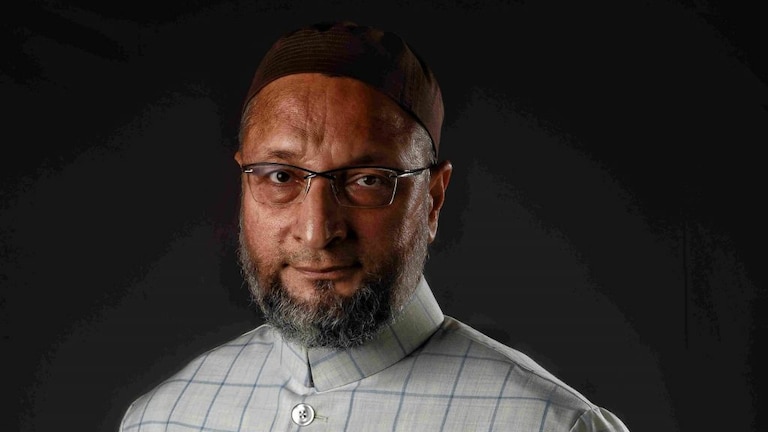 लुलु मॉल: हिंदू लड़कियां और मुस्लिम लड़कों की संख्या पर बवाल के बीच ओवैसी का आया ये रिएक्शन UP Tak