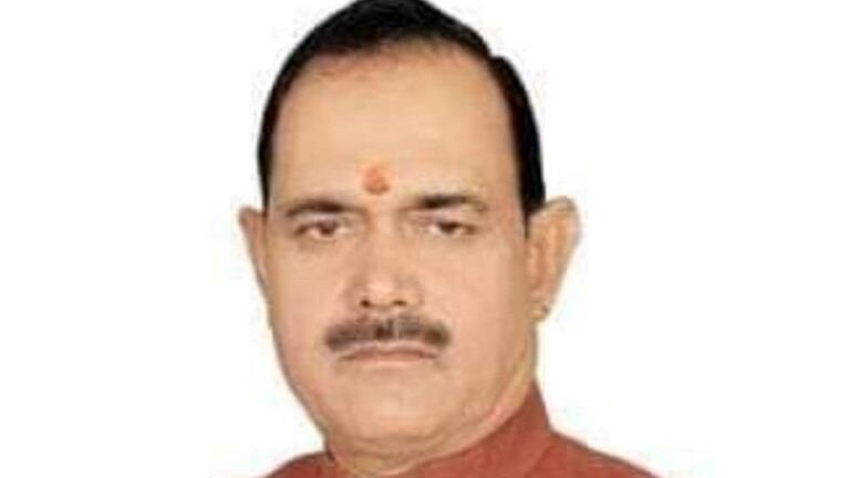 एटा: अखिलेश के रिश्तेदार रामेश्वर यादव और 9 अन्य के खिलाफ जमीन कब्जे का एक और मामला दर्ज UP Tak