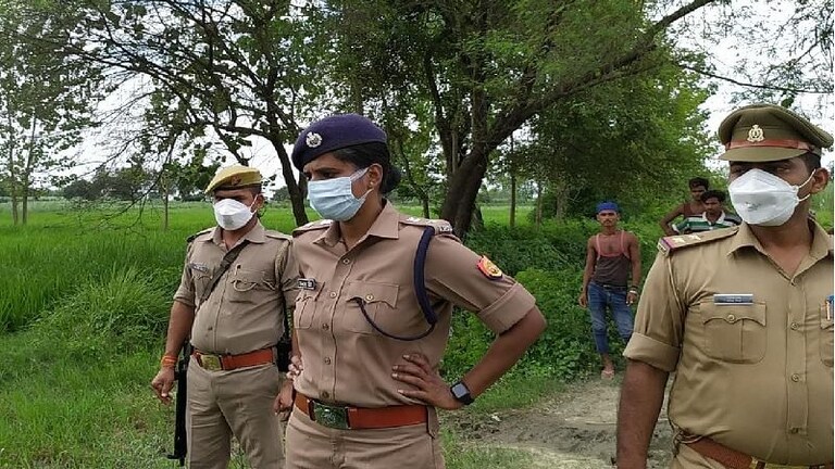 गन्ने के खेते में मिलीं मासूमों की लाश, दोनों का गला बेदर्दी से रेत डाला, खौफनाक है मंजर UP Tak