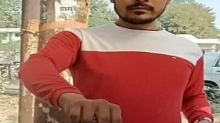 बुंदेलखंड एक्सप्रेसवे पर हादसा, निर्माण कार्य में लगे वाहन से टकराए बाइक सवार, 2 की मौत UP Tak